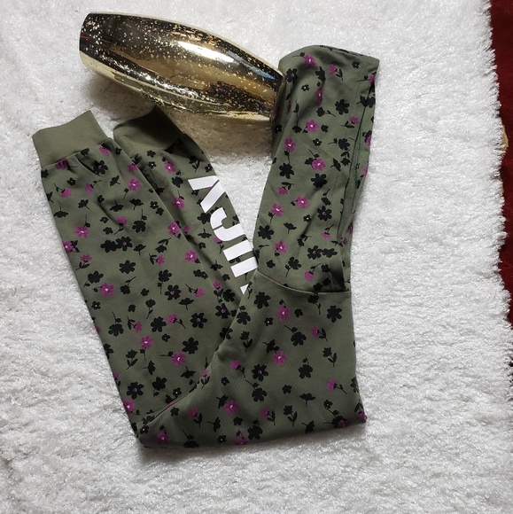 SALE!! JUICY COUTURE PULLOVER - Picture 1 of 8